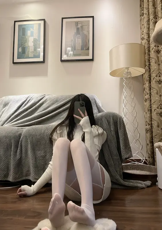 白色吊带袜 - 梦里一只喵